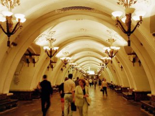 Задымление эскалаторов стало причиной закрытия станции «Проспект Большевиков»